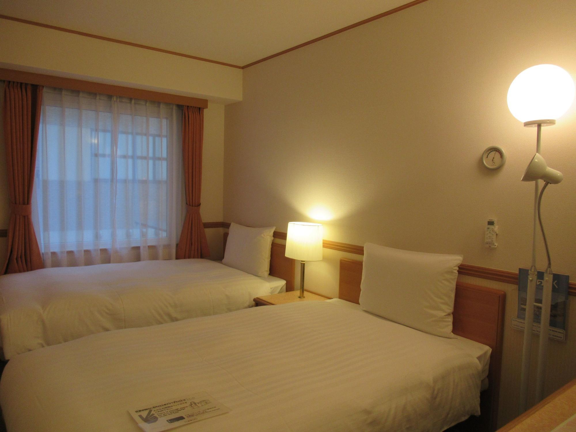 Toyoko Inn Hakata Nishi-Nakasu Фукуока Екстериор снимка