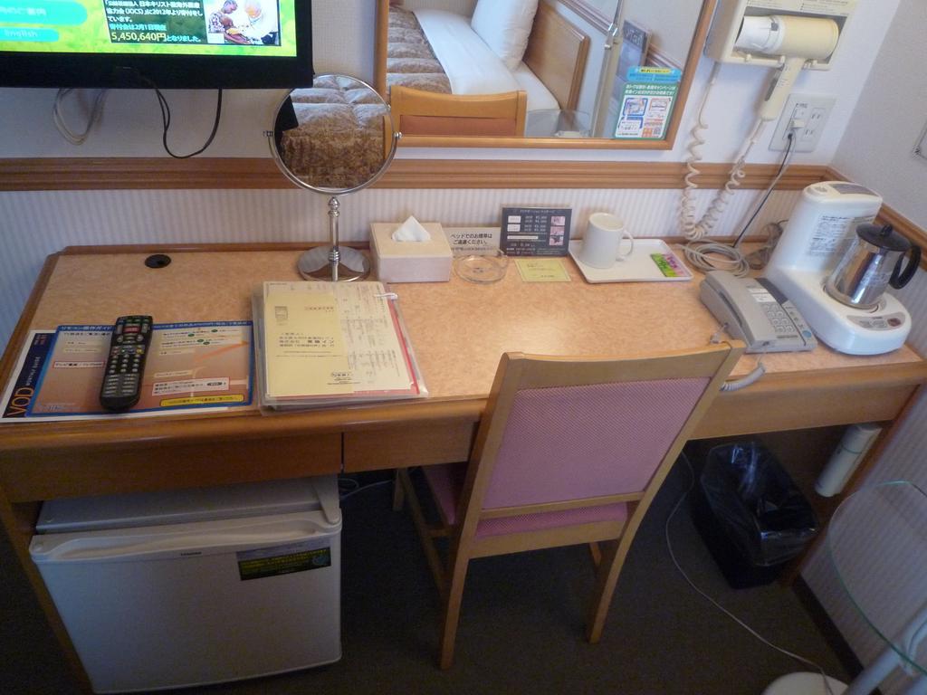 Toyoko Inn Hakata Nishi-Nakasu Фукуока Екстериор снимка
